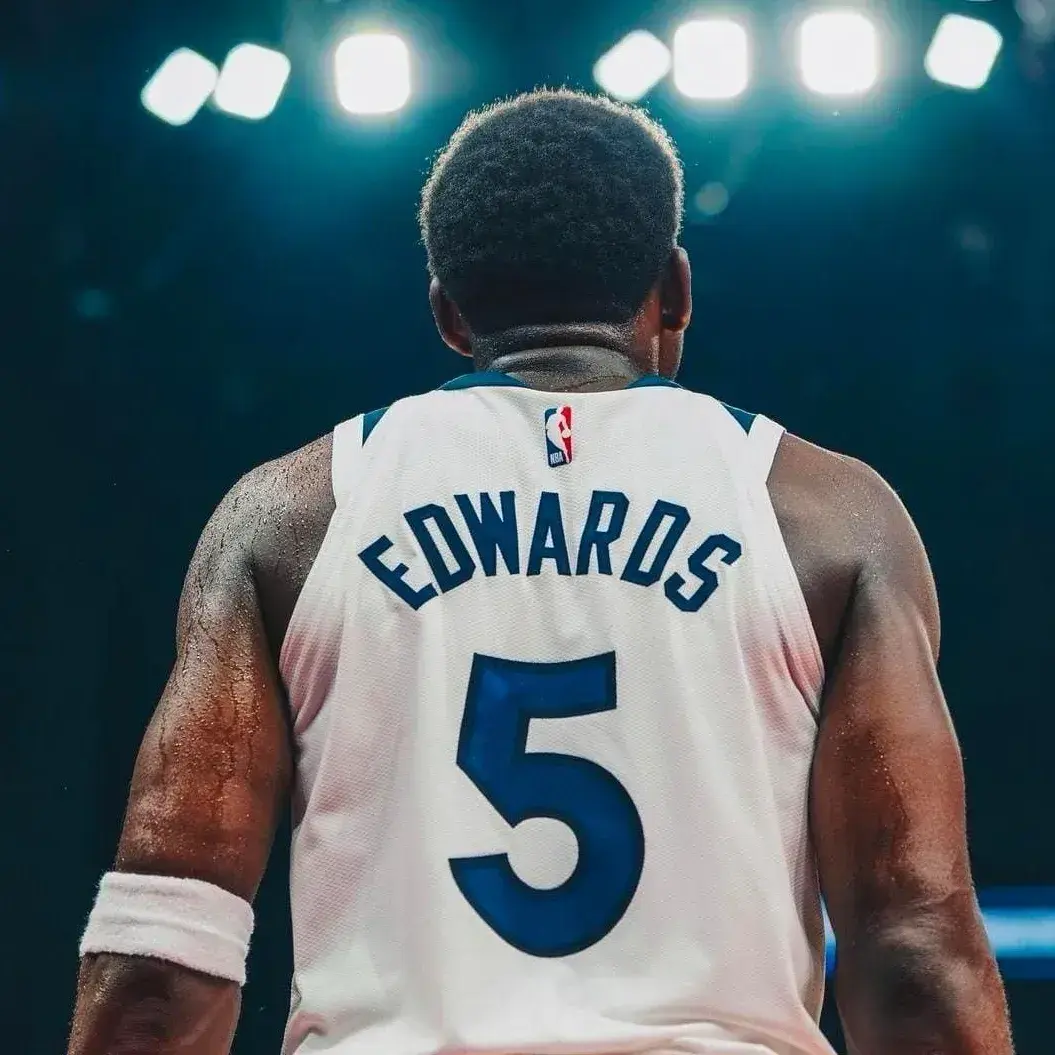 DecentMan5597의 Anthony Edwards