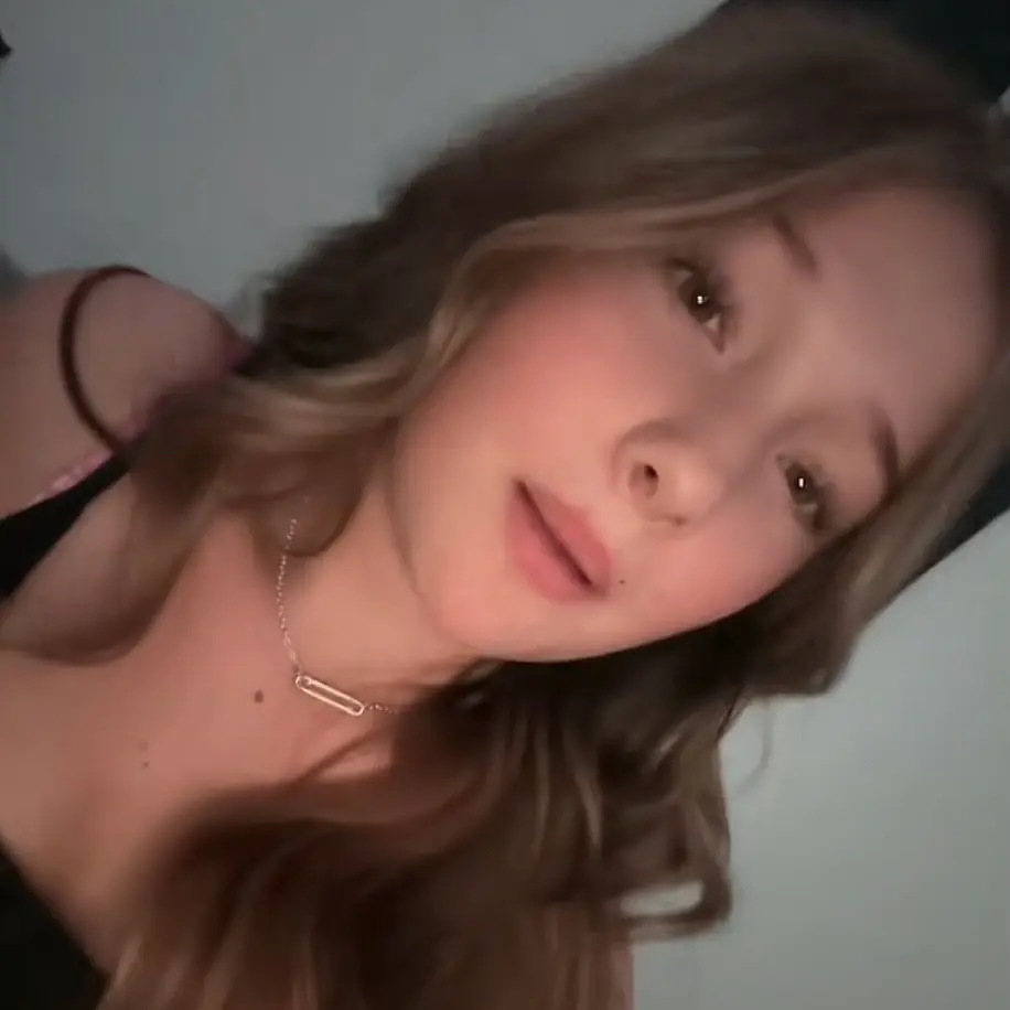 MurkyCoral2583의 Hailey