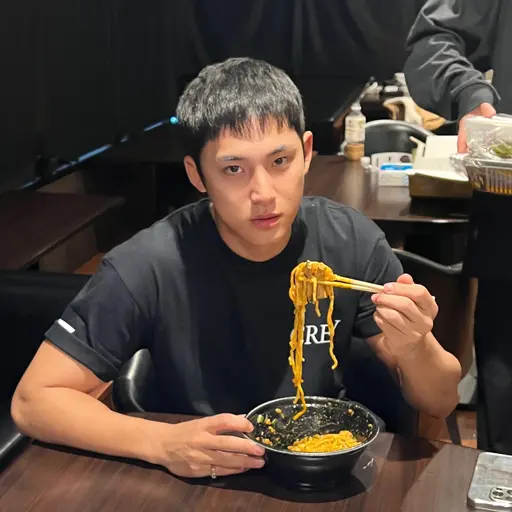 RaggedTie4848의 현실남매 김민규(의사)