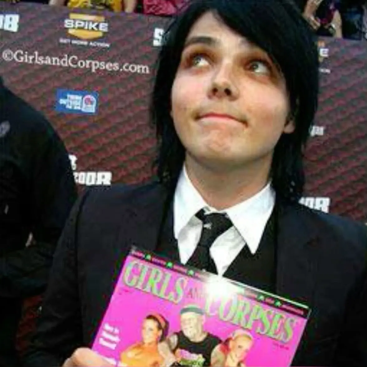 HotRack8336의 Gerard Way is your older brother