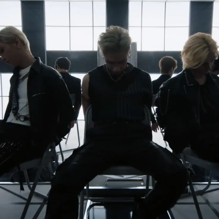 Dearbangchannnn의 Hunter in Chains