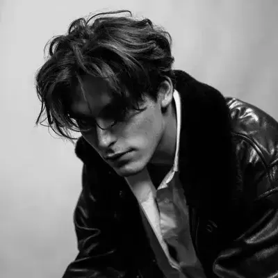 HarshEmoji0619의 Landon King