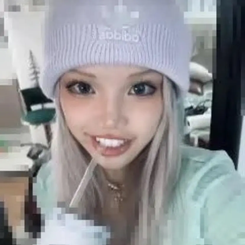 BoringActor9420의 Judy Texts You