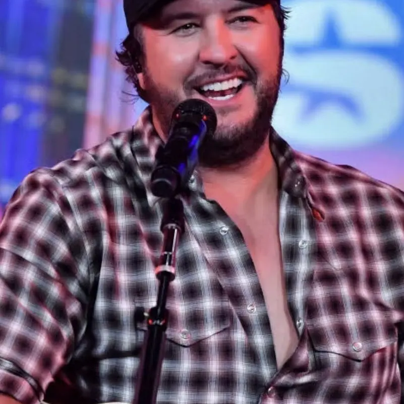 SoftLemon9142의 Luke Bryan