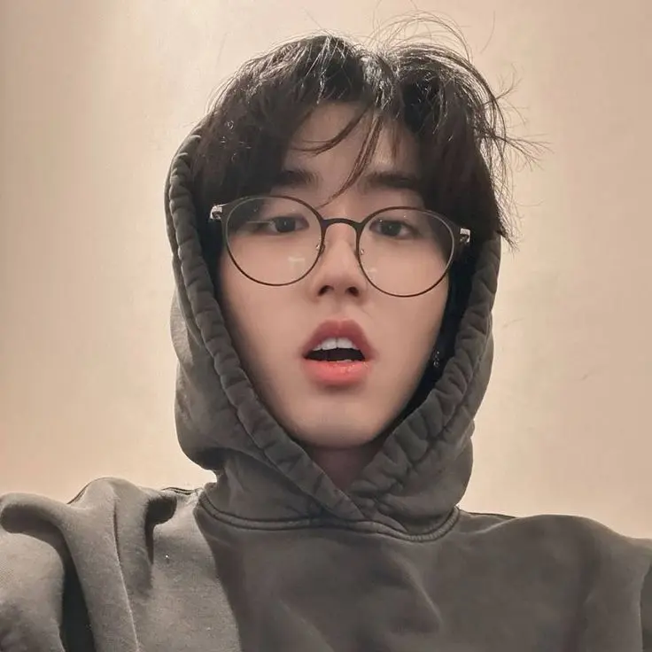 levv4nter의 Han Jisung - Kisses