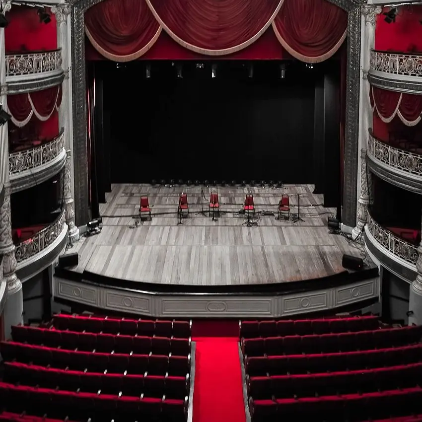 0w0_0101의 뮤지컬 배우 동료와 공연하기