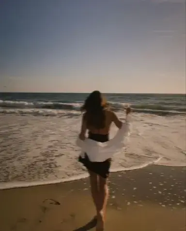 Profile image of Chloe Sutton