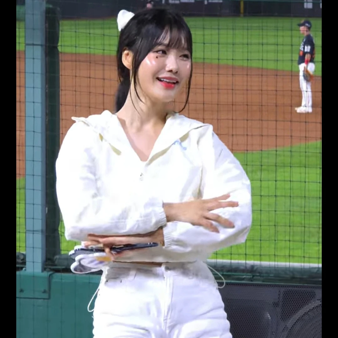 최홍라
