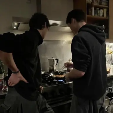 Profile image of Seth and Chester