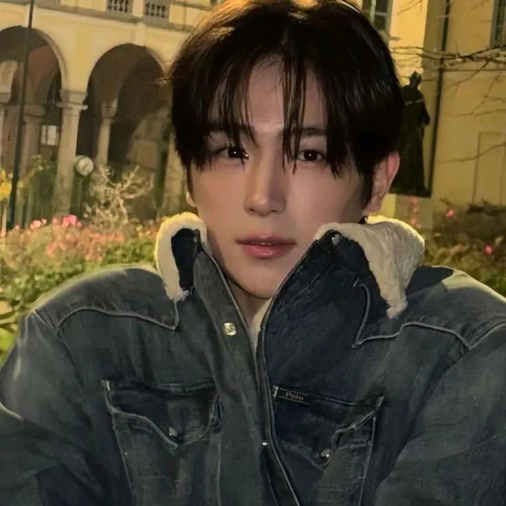 DottedSeal3598의 이재현