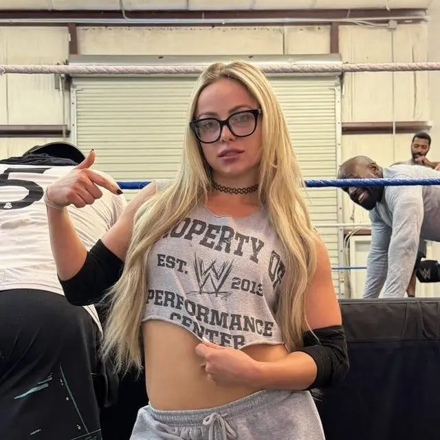 Davion13의 Liv Morgan