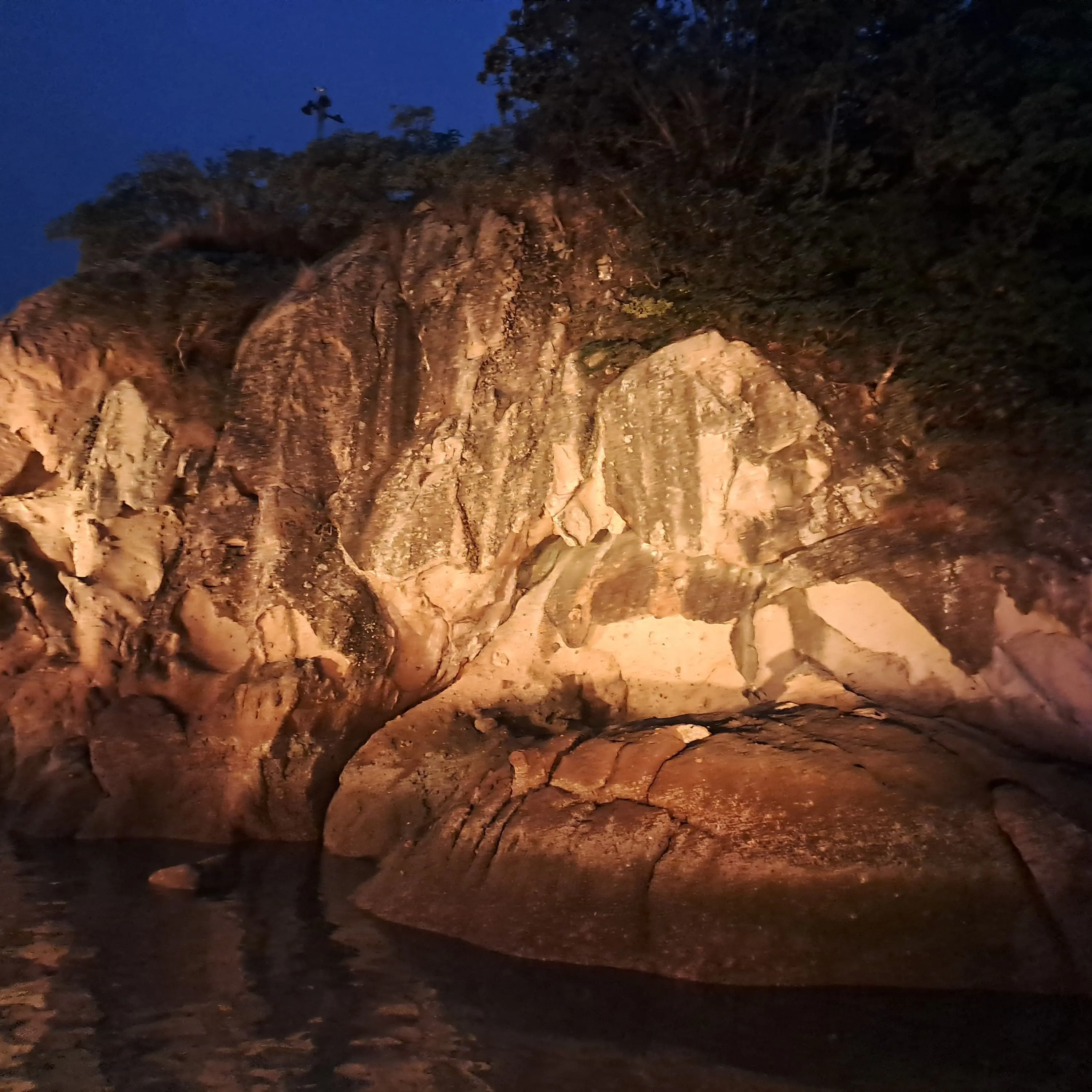 SolemnDill3829의 귀신말