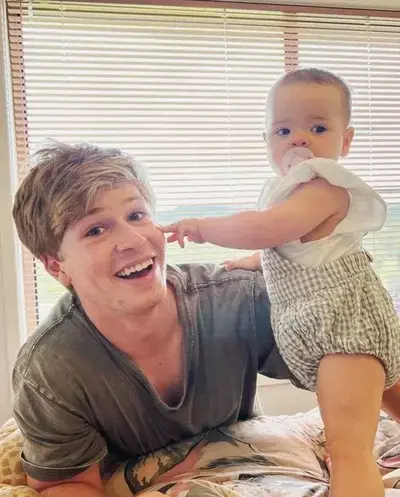 BeigeLiger2662의 Robert Irwin