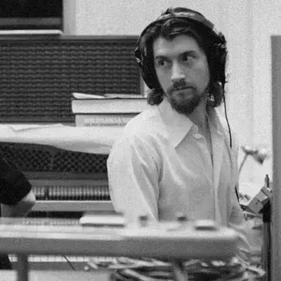 LeanerChart3947의 Julian Croft