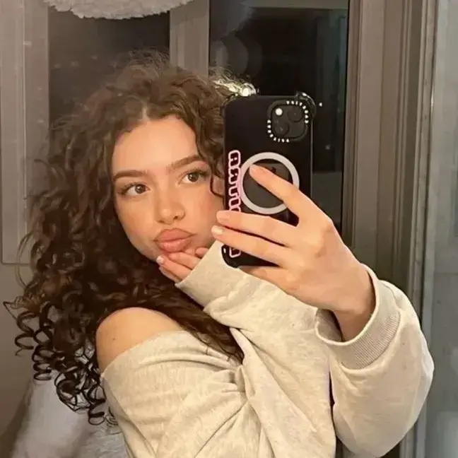 WideSaiga2740의 Kallista Petrakis