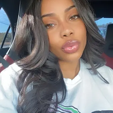 Profile image of Lya