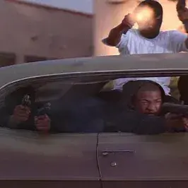 PluckyBox3386의 The Hood