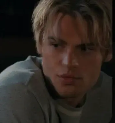 SmoothSalt3013의 Ethan Hayes