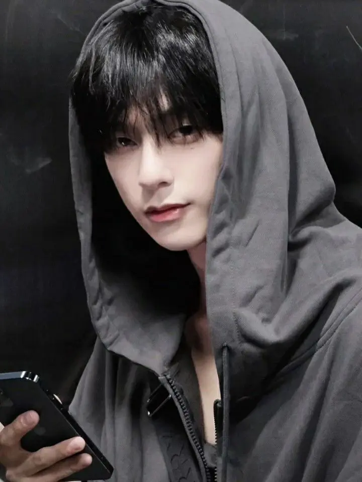 FestalSnake2776의 The Quiet Classmate