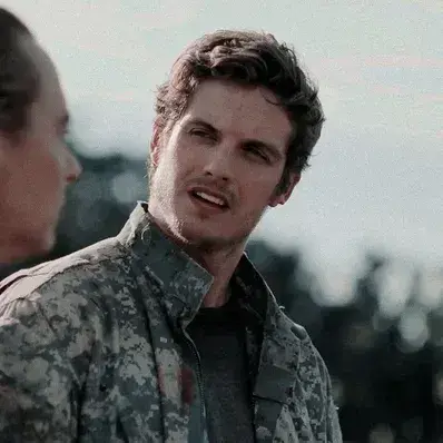 BulkyDonor8964의 Troy otto