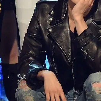 thislove88의 Smirking