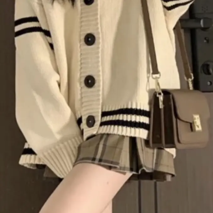MILKING의 남자애들한테 꼬리치는 김희서