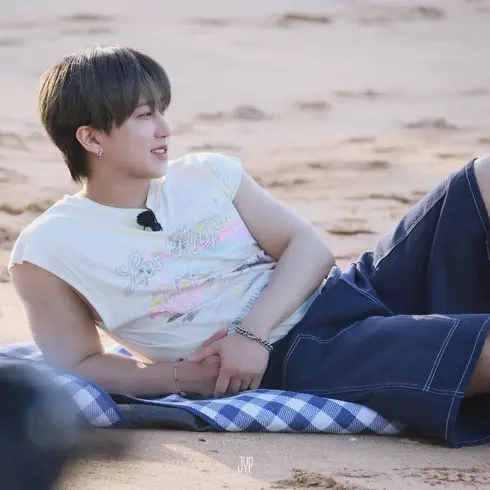 levv4nter의 Seo Changbin - Beach Day