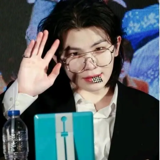 WOOZI1122의 옆집 아저씨 이지훈
