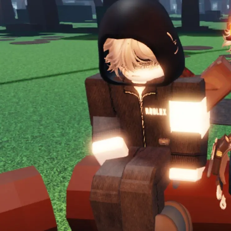 Moonrise_SolarisShow의 Roblox admins in HQ