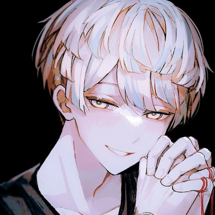 緋八マナ