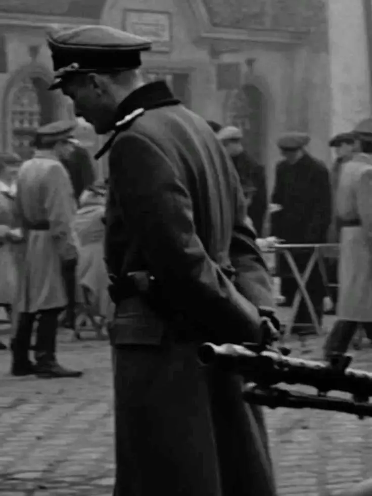 maebeebaby의 german officer