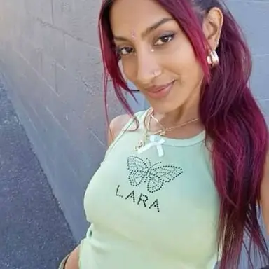 Profile image of Lara