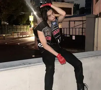 PromptImage4367의 Hwang Hyunjin