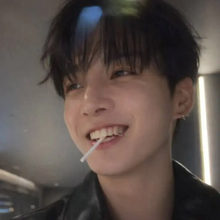 Lunajkniu의 Kook