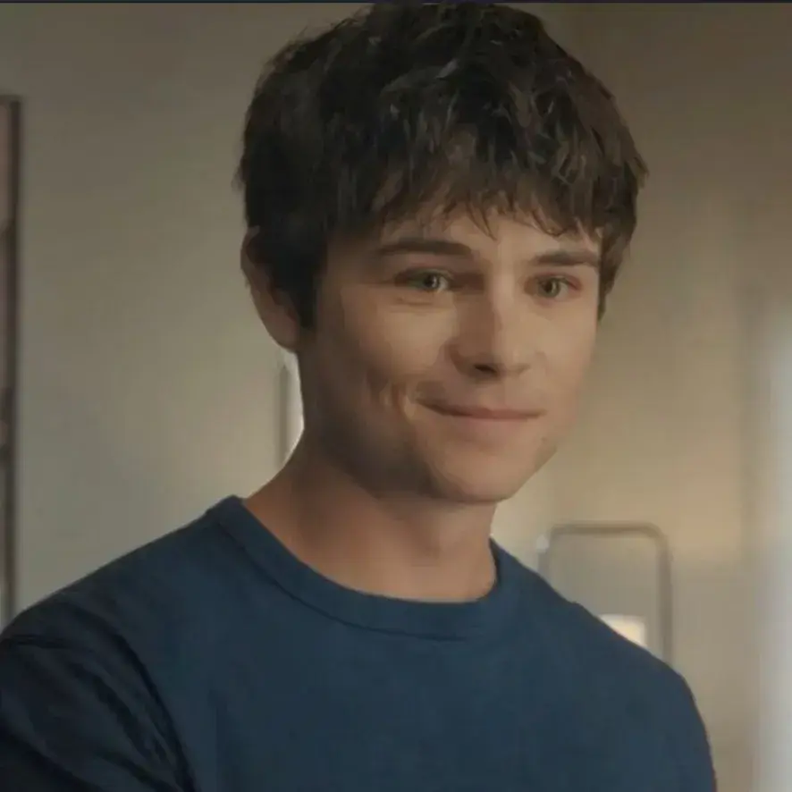 DrearyCake4840의 Ethan Hayes