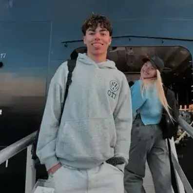 IcyPilot7828의 Elias Vance