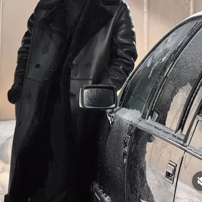 FlimsyGown1334의 ドギョム