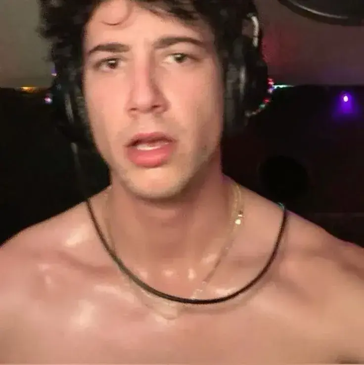 BrightLyre3086의 Leo Manheim