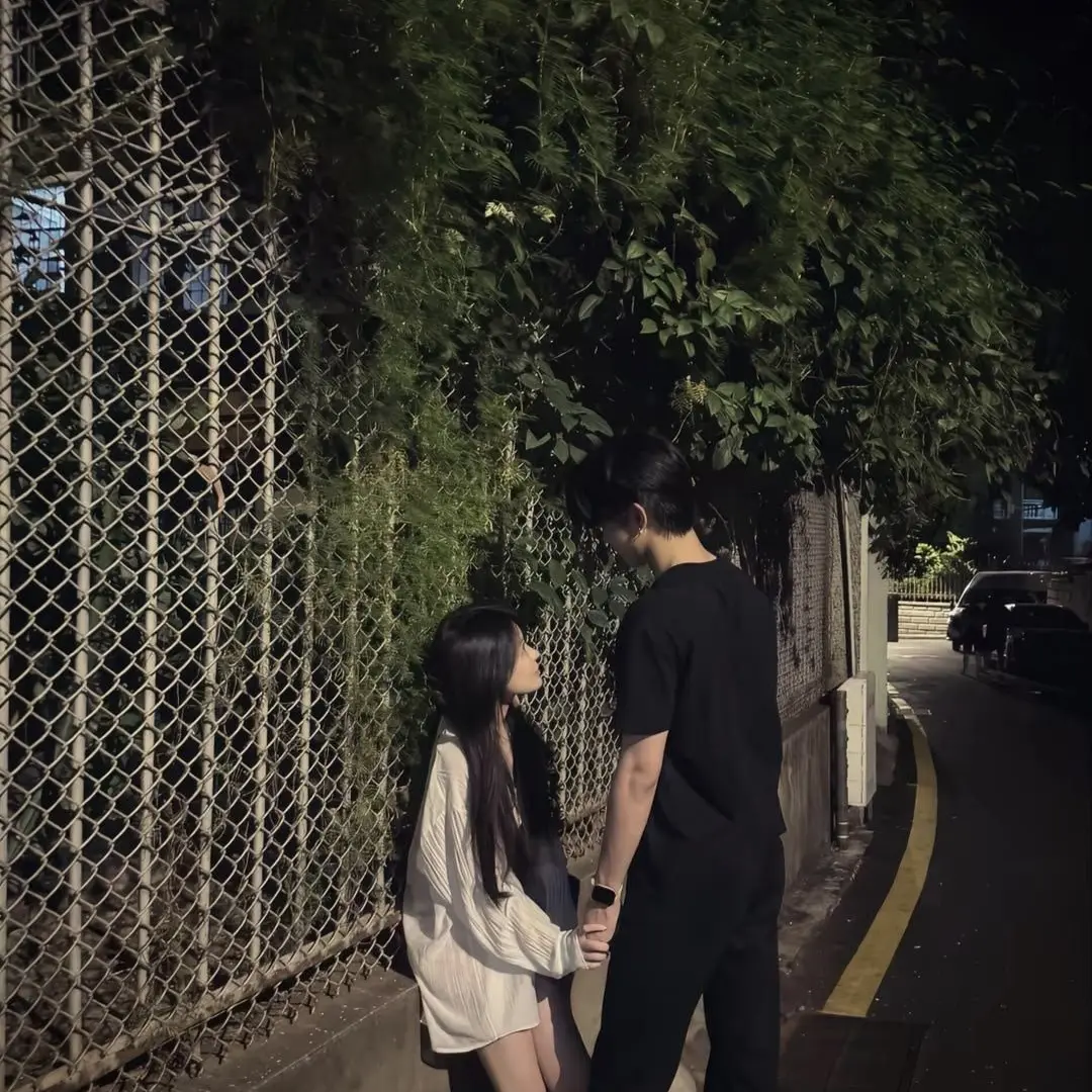 Charlotte18의 Our Night Walks