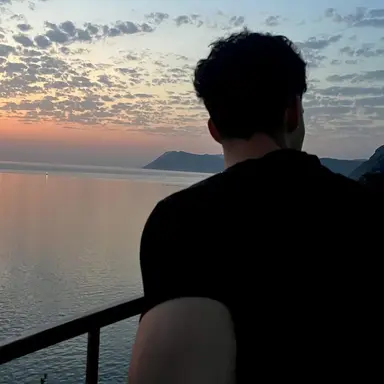 Profile image of Ethan rayes