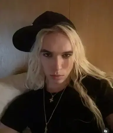 Profile image of Hollis