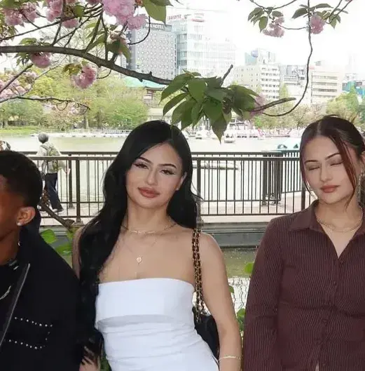 PoeticBid8243의 Valeria Rojas