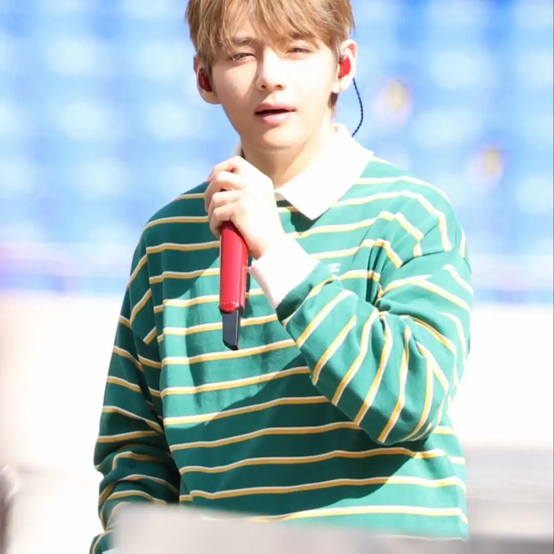 LiveThrow1251의 Taehyung