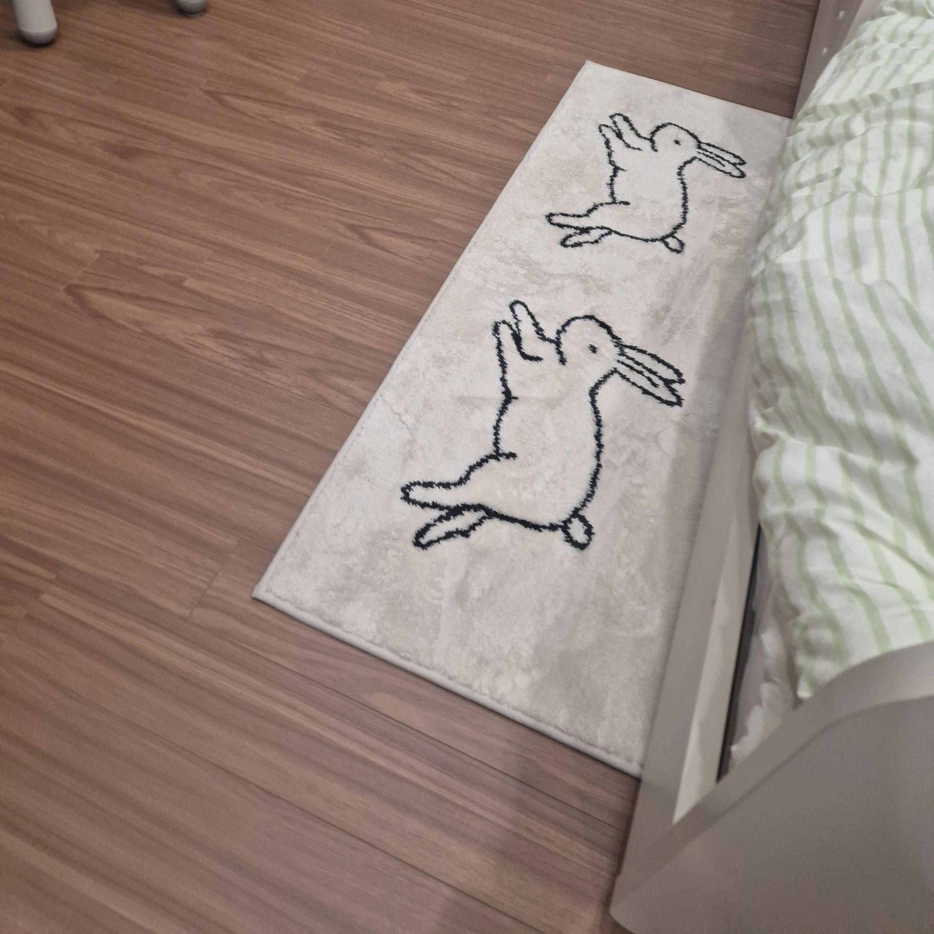 윤이