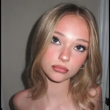 Profile image of Lola