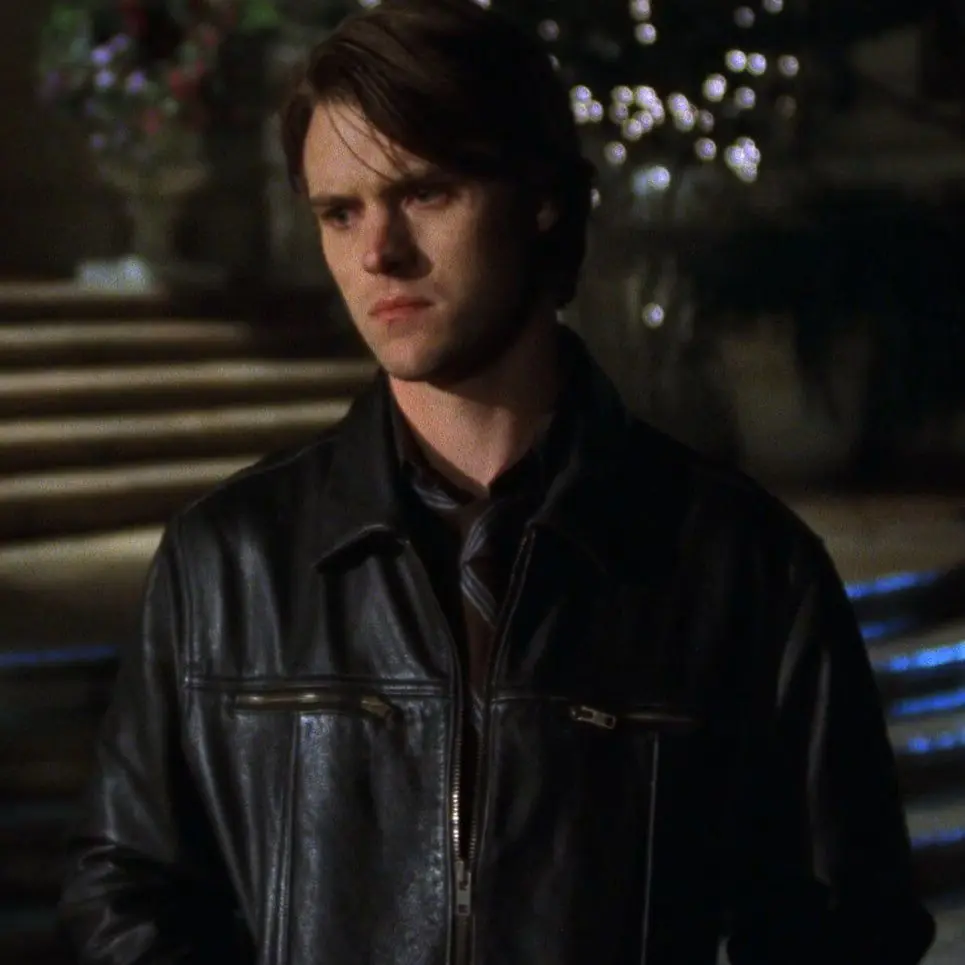 TheVioletWitch의 Robert Chase