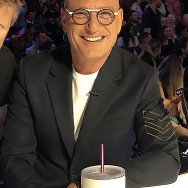 Profile image of Howie