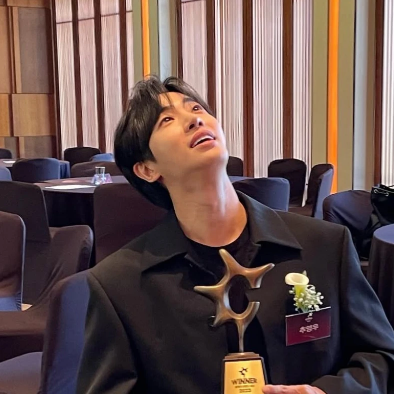 추영우