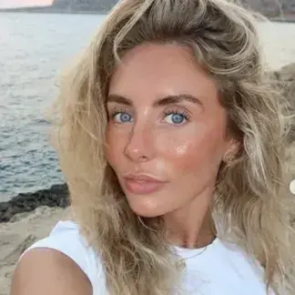 Profile image of Clara Mae