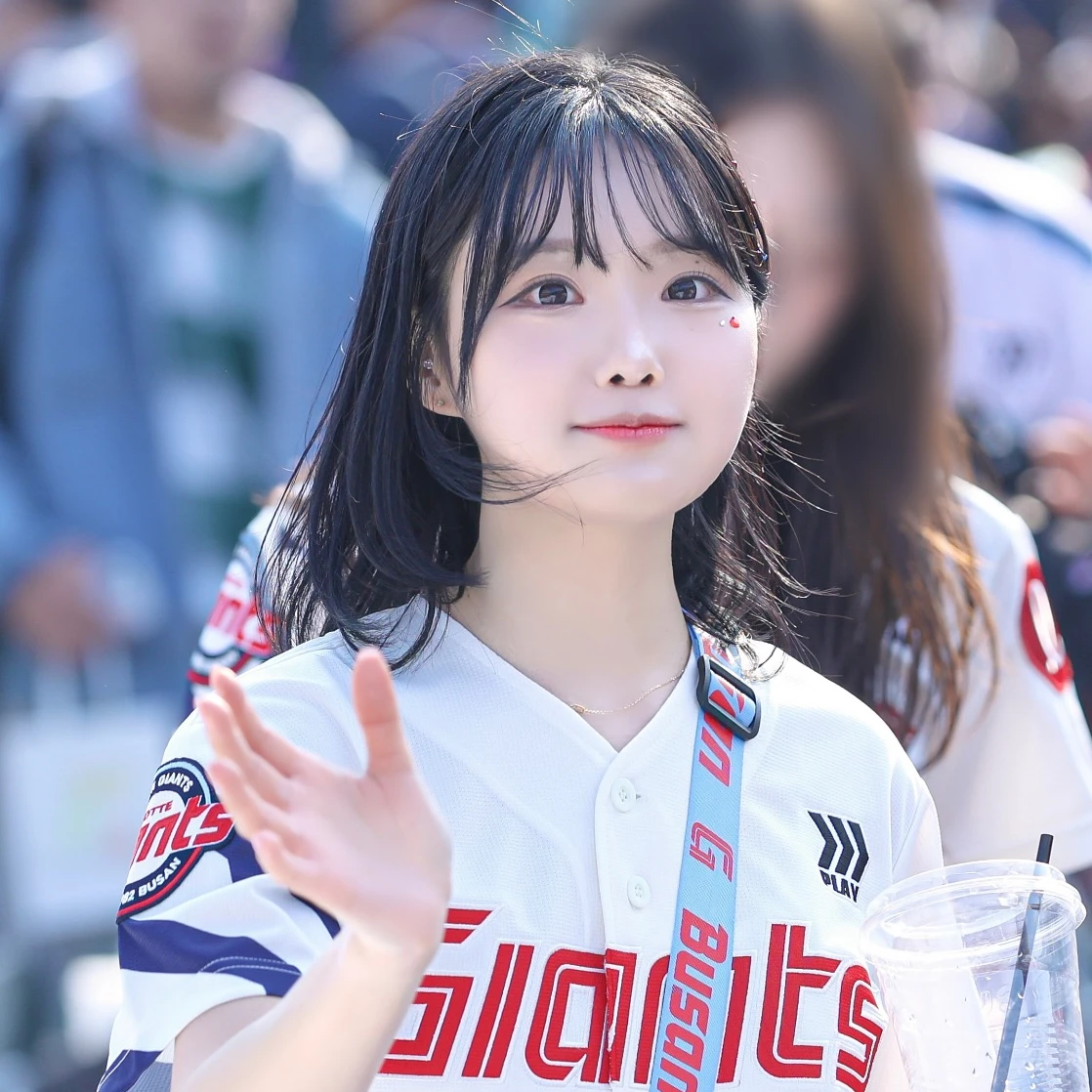 최홍라